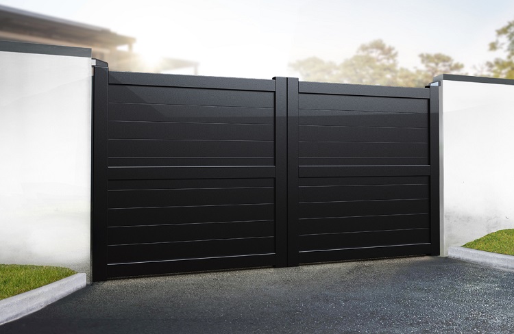Kensington aluminium driveway gates powder coated black